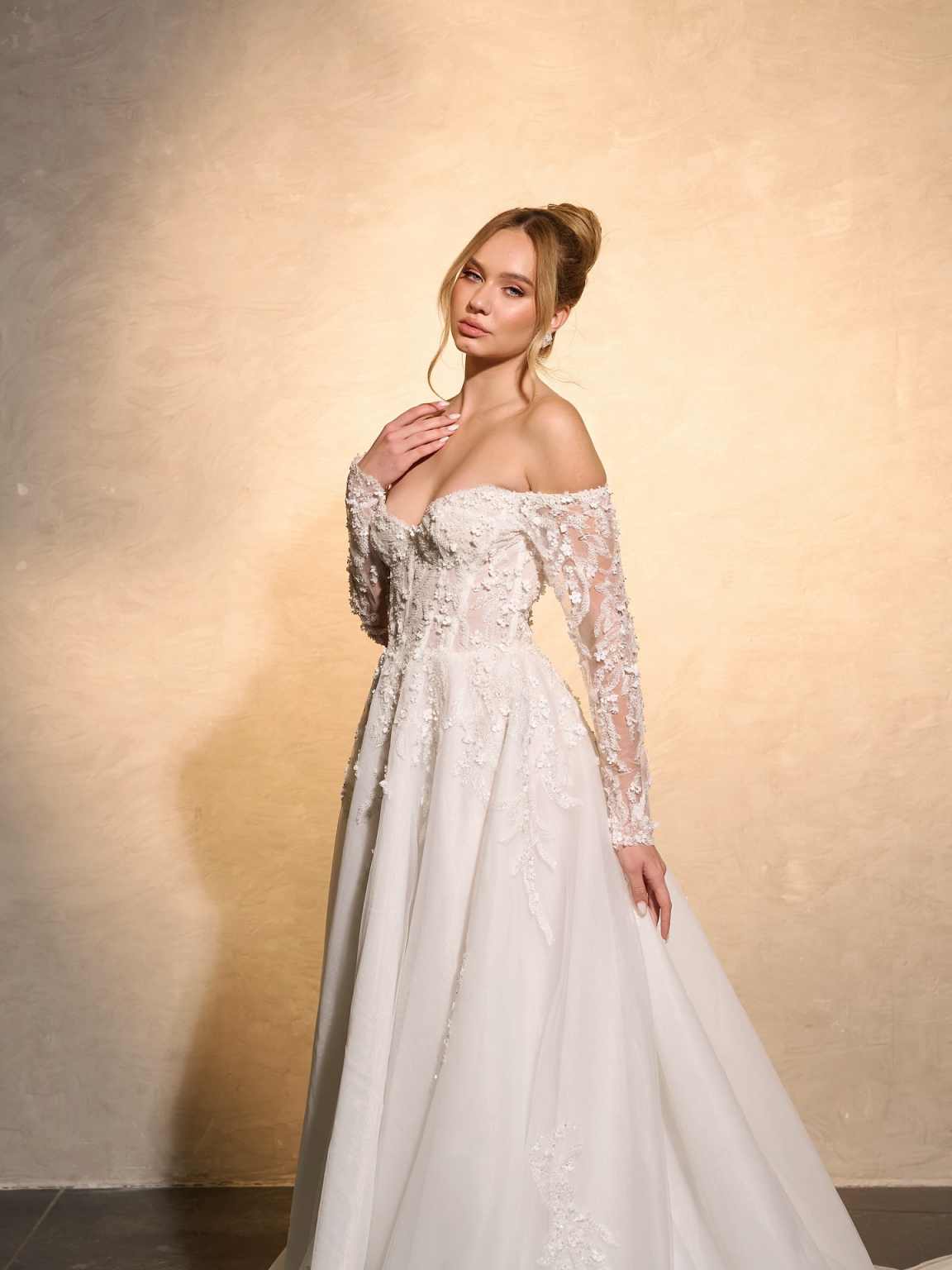 Elegantes Hochzeitskleid, A-Li – Embroidery Online Design Bewertung und Preis