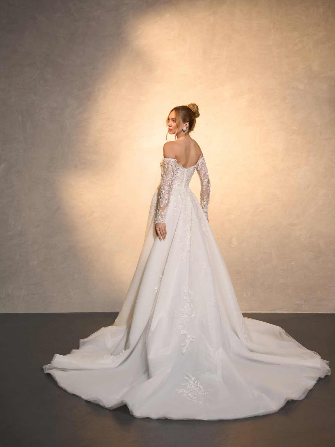 Elegantes Hochzeitskleid, A-Li – Embroidery Online Design Bewertung und Preis
