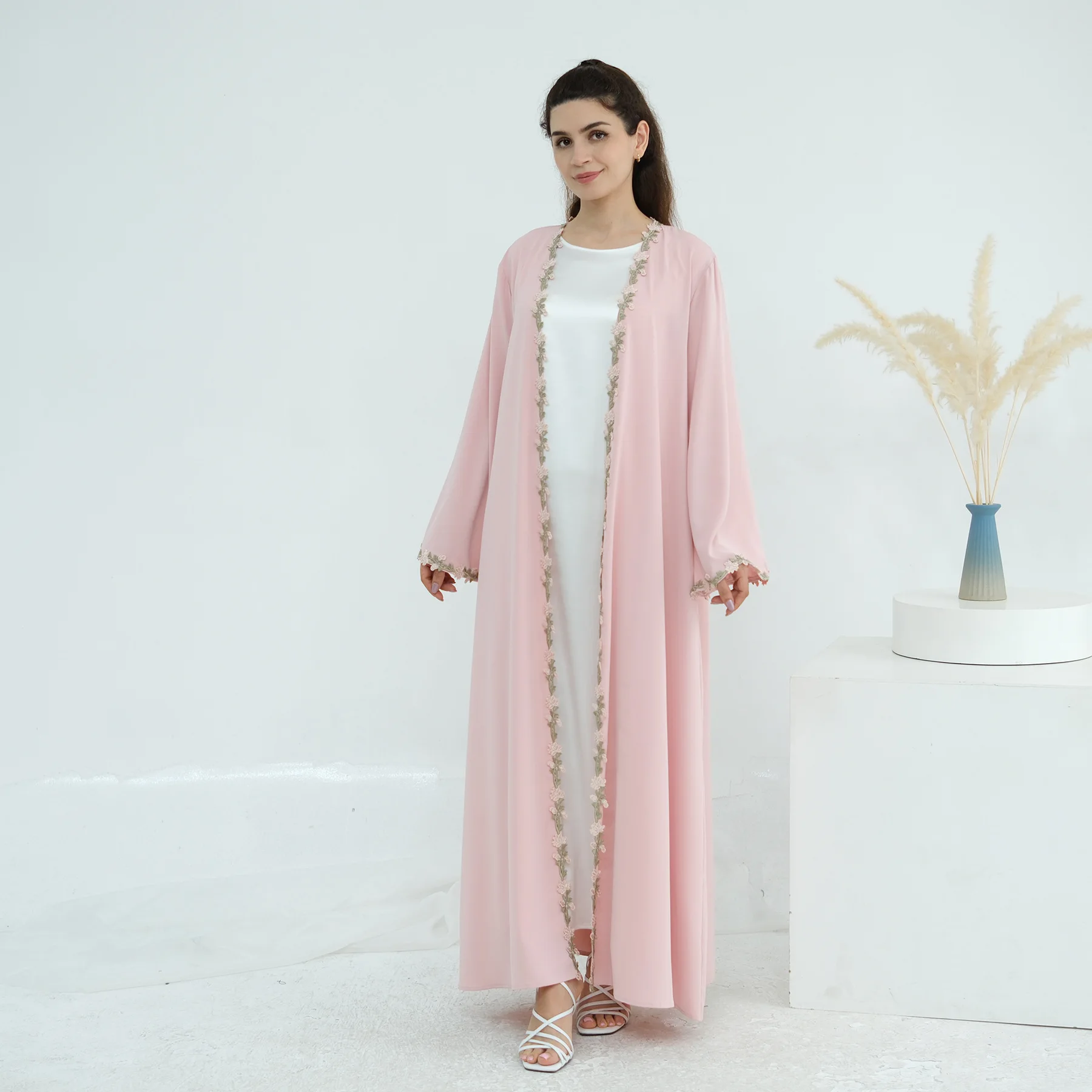 Dubai Open Abaya Muslimisches  – Embroidery Kebaya Bewertung und Preis