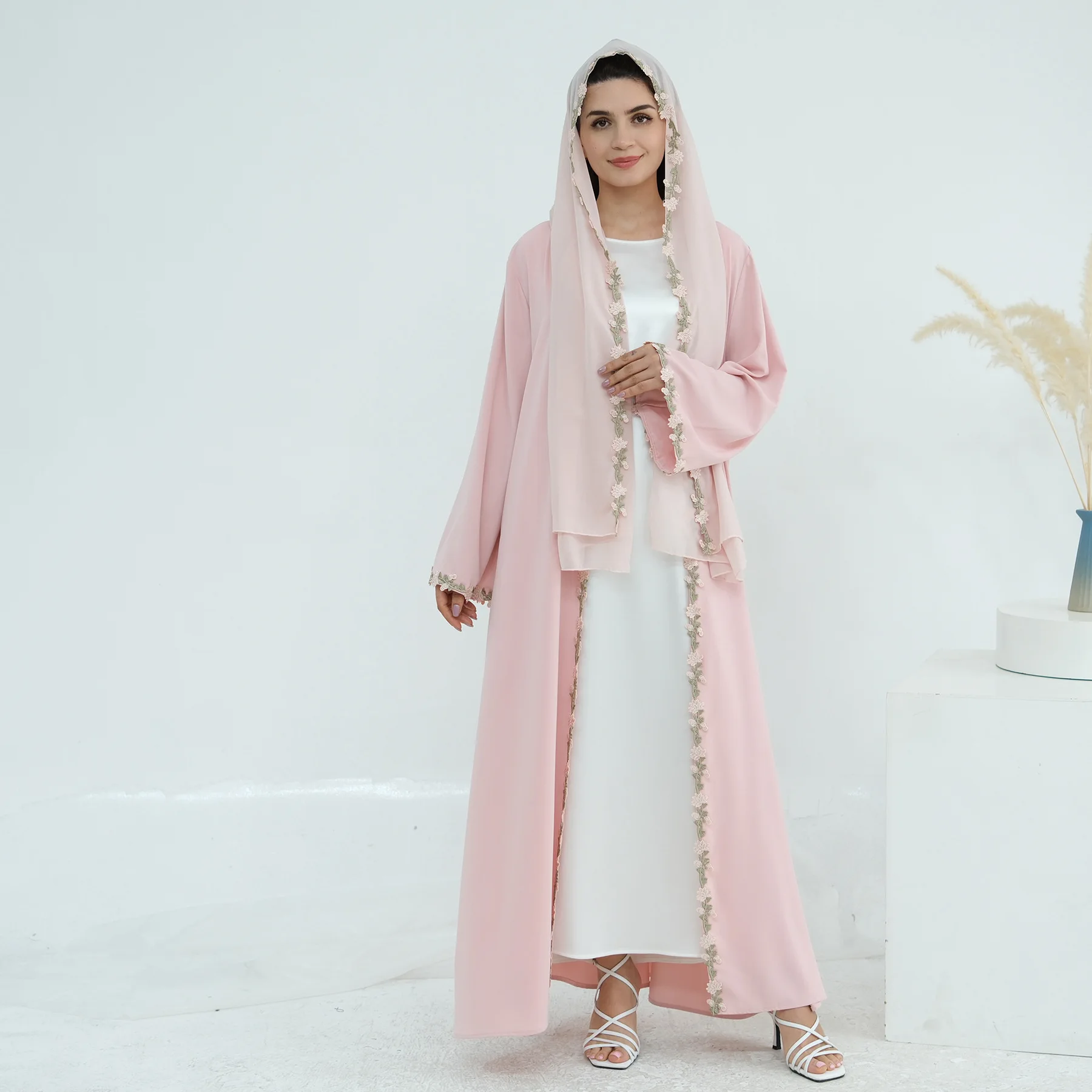 Dubai Open Abaya Muslimisches  – Embroidery Kebaya Bewertung und Preis