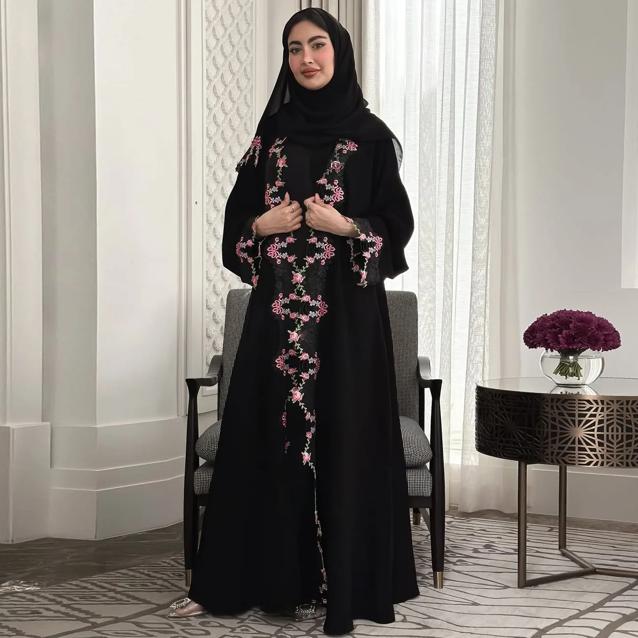 Schwarze Bestickte Kimono-Jala – Embroidery Kebaya Bewertung und Preis