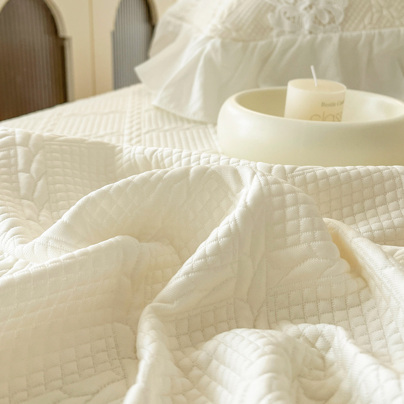 Luxuriöses kühlendes Tagesdeck – Embroidery Quilt Cover Bewertung und Preis